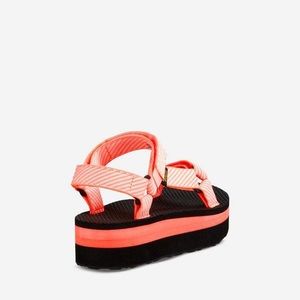 Teva Flatform Universal Sandal